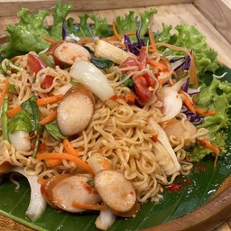 Instant Noodle Spicy Salad - ยำมาม่า
