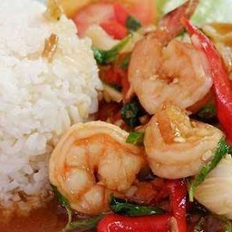 ข้าวกะเพรากุ้ง, ปลาหมึก (โปรดระบุมาค่ะ) - ครัวกระเพราหอม (อาหารตามสั่ง)