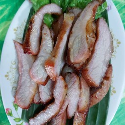 คอหมูย่างน้ำจิ้มแจ่ว