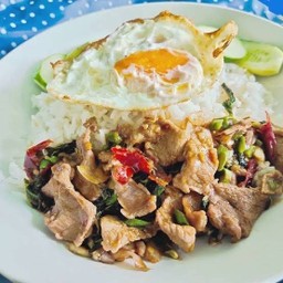 กะเพราหมูชิ้น
