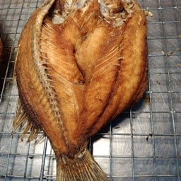 แกงส้มชะอมทอด (ครัวภาวินันท์)(ตลาดเฟื่องฟ้าคลองสาม) ตลาดเฟื่องฟ้าคลองสาม