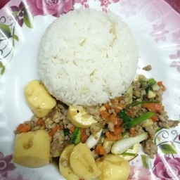 เต้าหู้ผัดหมูสับราดข้าว
