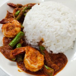 ข้าวราดผัดพริกแกง (เลือกเนื้อได้ค่ะ)