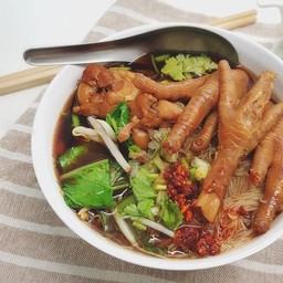 ก๋วยเตี๋ยวซุปเปอร์ขาไก่ (โปรดระบุเส้นด้วยค่ะ) - ก๋วยเตี๋ยวไก่ตุ๋นแม่ถนอม