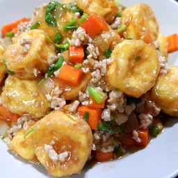 ข้าวราดเต้าหู้ทรงเครื่องหมูสับ