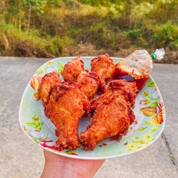 ไก่ทอดชุดเล็ก 5 ชิ้น พร้อมข้าวเหนียว 1 ห่อ