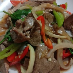 ตับผัดพริกหยวก
