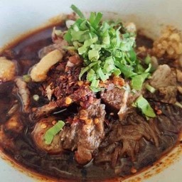 ก๋วยเตี๋ยวหมูสด (โปรดระบุเส้นด้วยค่ะ)(ร้านก๋วยเตี๋ยวเรือ)