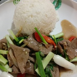 ตับผัดพริกหยวกราดข้าว