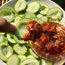 มะม่วงเบาแจ่วปลาร้าโหน่งผสมน้ำปลาหวานนัวมากแม่เข้ากันสุดๆ เมนุขายดี