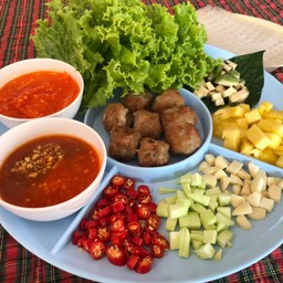 แหนมเนือง