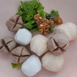 ลูกชิ้นรวมลวก (เนื้อ+ไก่+ปลา)