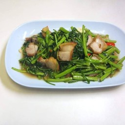 ผักบุ้งหมูกรอบ