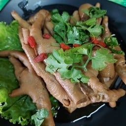 ขาไก่ลวกจิ้ม