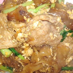 ผัดซีอิ๊วเส้นใหญ่