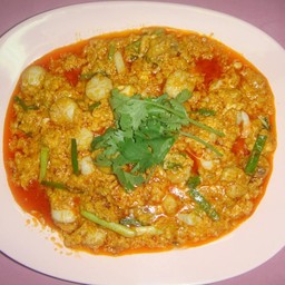 หอยเชลล์ผัดผงกะหรี่ (กับข้าว)