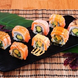 โรลรวมแซลมอน