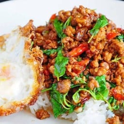 กระเพราจัมโบ้  ปอ.ปอ มาบตาพุด