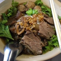 เนื้อตุ๋นเฮียพร้อม สิงห์บุรี