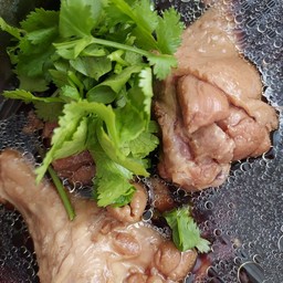ข้าวหน้าไก่ตุ๋น