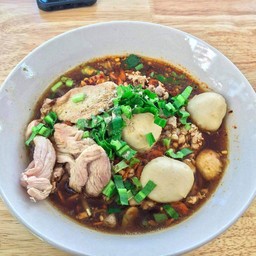 เตี๋ยวหมูต้มตุ๋น