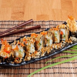 โรลกุ้งซอสเคอรี่ 4 ชิ้น