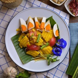 ตำส้มข้าวโพดไข่เค็ม