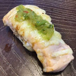 แซลมอนเบิร์นแซ่บ