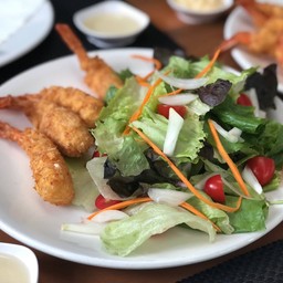 สลัดกุ้งทอด