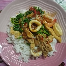 เจ๊นก อาหารตามสั่ง(พระรามสี่)
