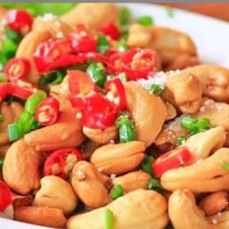 ยำเม็ดมะม่วงหิมพานต์