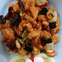 ไก่ผัดเม็ดมะม่วง