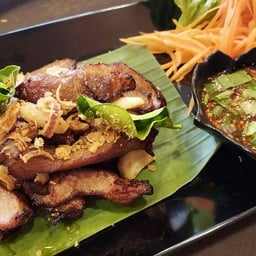 คอหมูทอด