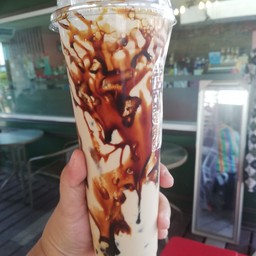 ชานมใต้หวันบราวซูการ์ลาวาเย็นแก้วยีราฟ(28ออนส์)