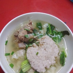 เกี๊ยวน้ำหมูสับ