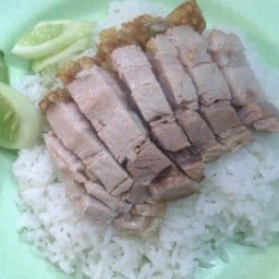 ข้าวหมูกรอบ