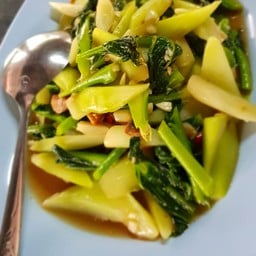 ผัดคะน้าปลาเค็ม