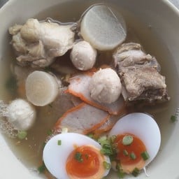 ขวัญ ก๋วยเตี๋ยวน้ำ