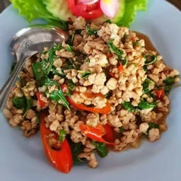 ผัดกระเพราหมูสับ (กับข้าว)