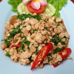 ผัดกระเพราไก่  (กับข้าว)
