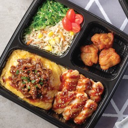Donburi Set 3 - ข้าวไข่ข้นเนื้อผัดซอส + ไก่ย่างเทอริยากิ + สลัด + ซุปมิโซะ + ไก่