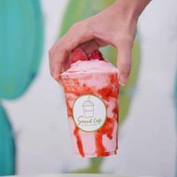 นมสดปั่นสตอเบอรี่ Milk Frappe + Strawberry