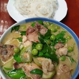 ขนมจีน-แกงเขียวหวานไก่