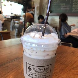 นมสดคาราเมลเย็น