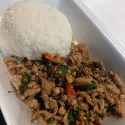 แบรี่ สุกี้ & กะเพรา