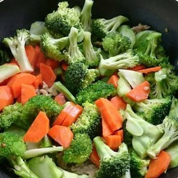 ข้าวราดผัดบล็อคโครีแครอท