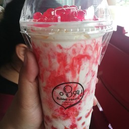 สตอเบอรี่นมสด