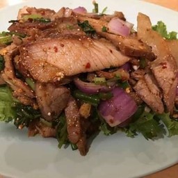 น้ำตกคอหมูย่าง