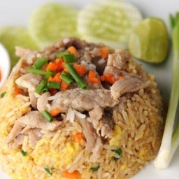 ข้าวผัดหมู