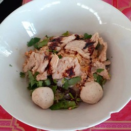 ก๋วยเตี๋ยวแห้งหมู